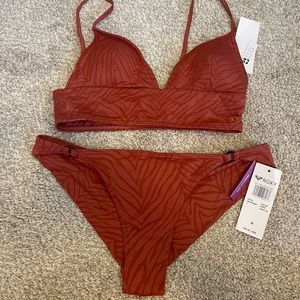 Roxy Wild Babe “marsal red” bikini
